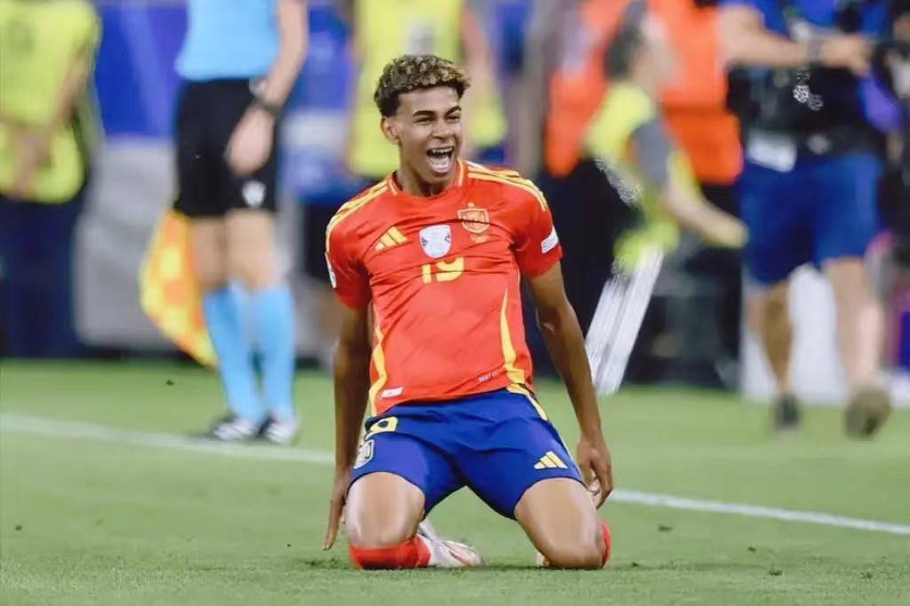 贝博体育官网-Scout新星大比分获胜表现突出，西班牙队前途光明！全场沸腾不已-贝博体育官网